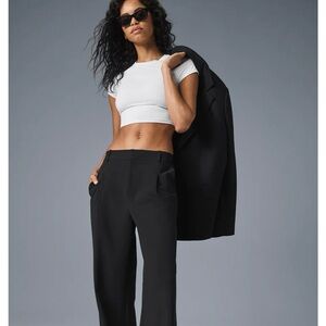ALO Yoga Black High-waist Pursuit Trouser Pants. XS, long. Comfy & versatile